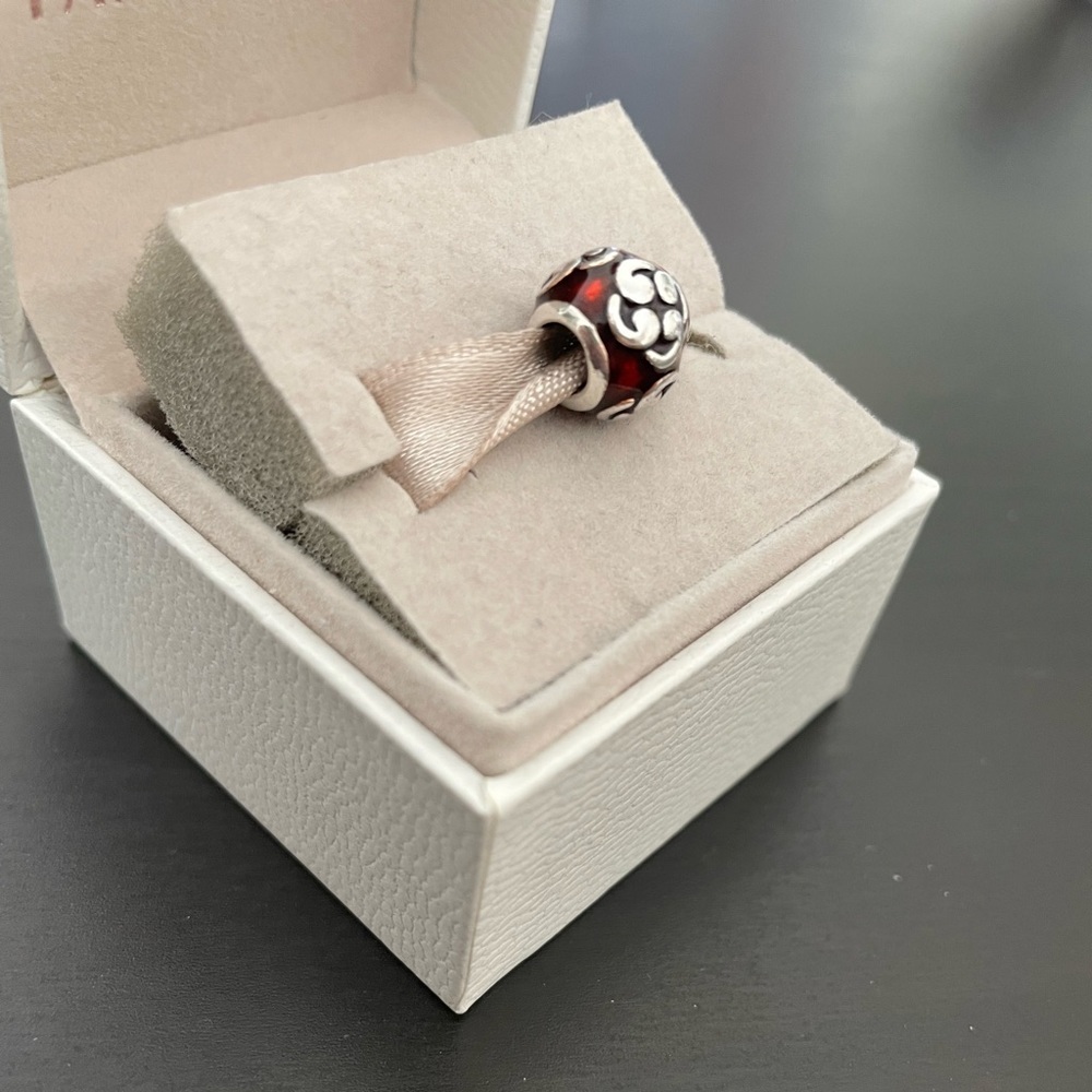 Pandora Zen Charm - Picture 2 of 3